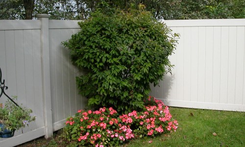 commercial vinyl fence company