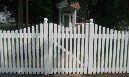 residential vinyl fence
